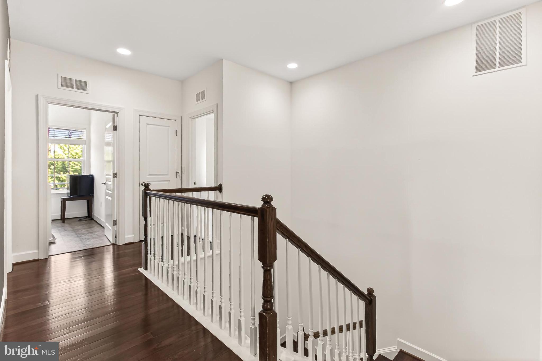 FAIRFIELD MANOR - Residential