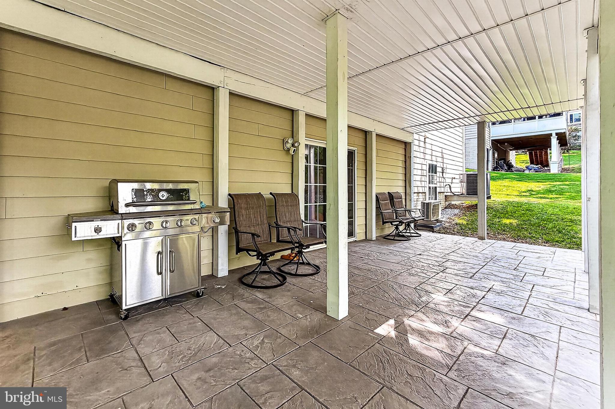 FAIRFIELD MANOR - Residential