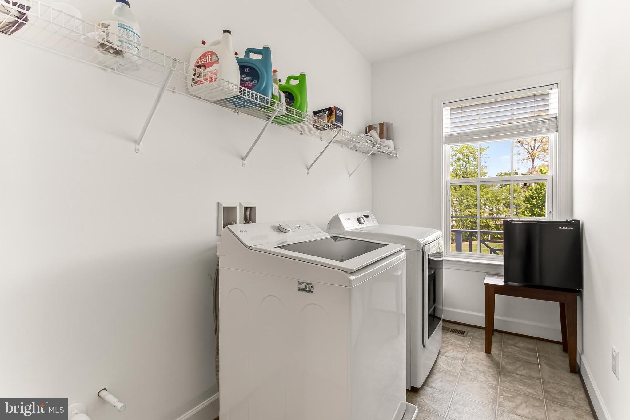 FAIRFIELD MANOR - Residential