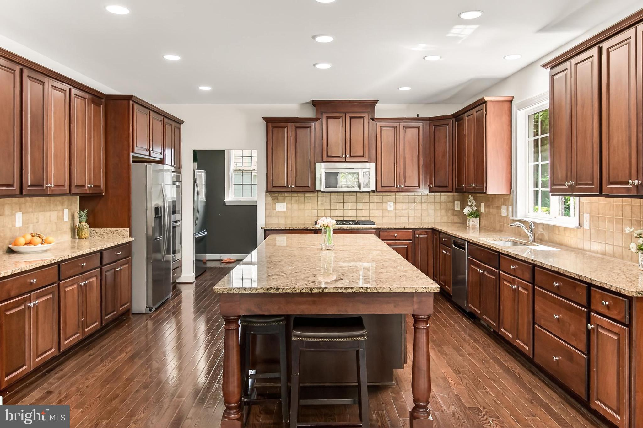 FAIRFIELD MANOR - Residential