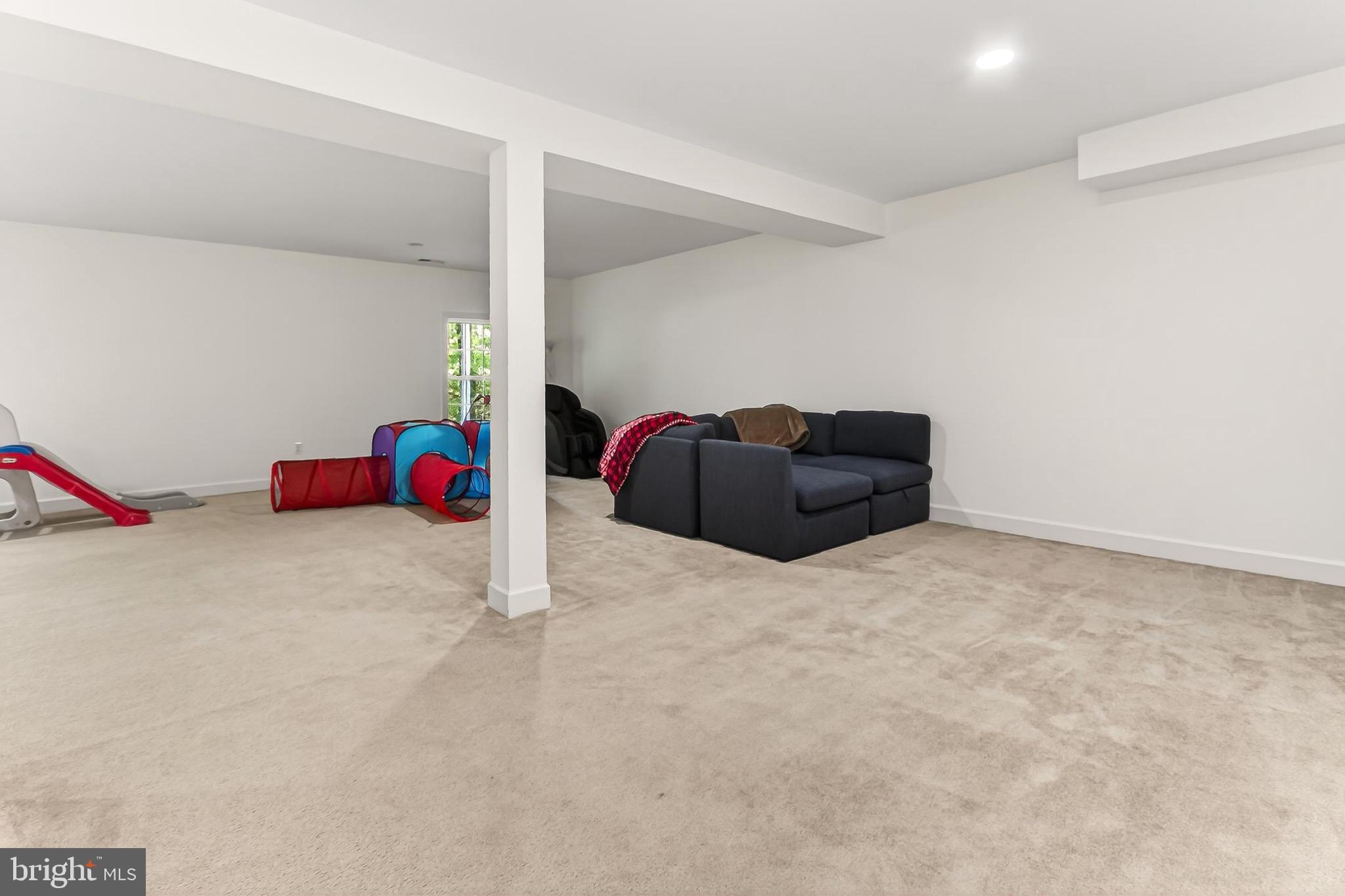 FAIRFIELD MANOR - Residential