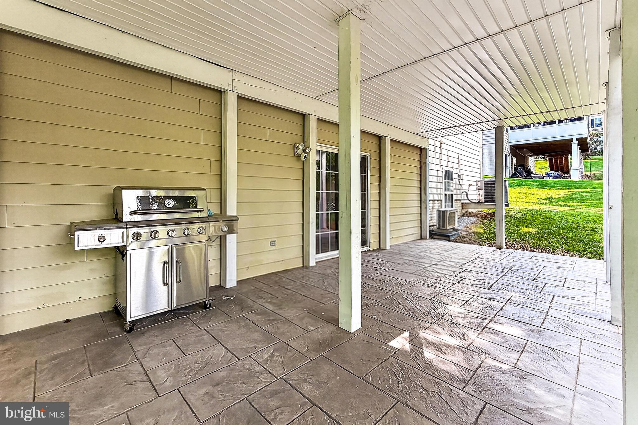 FAIRFIELD MANOR - Residential