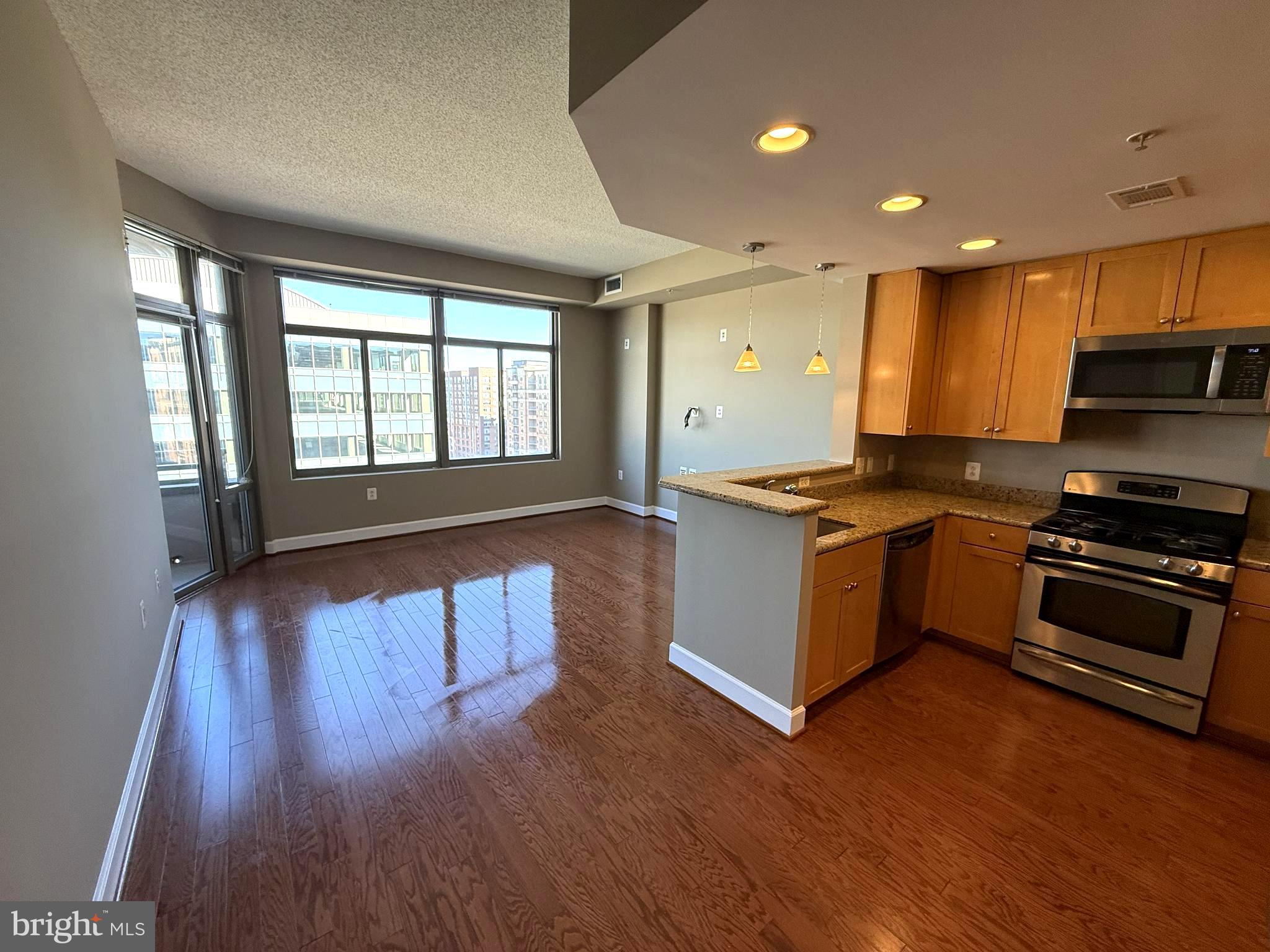 3600 S GLEBE ROAD 1013W