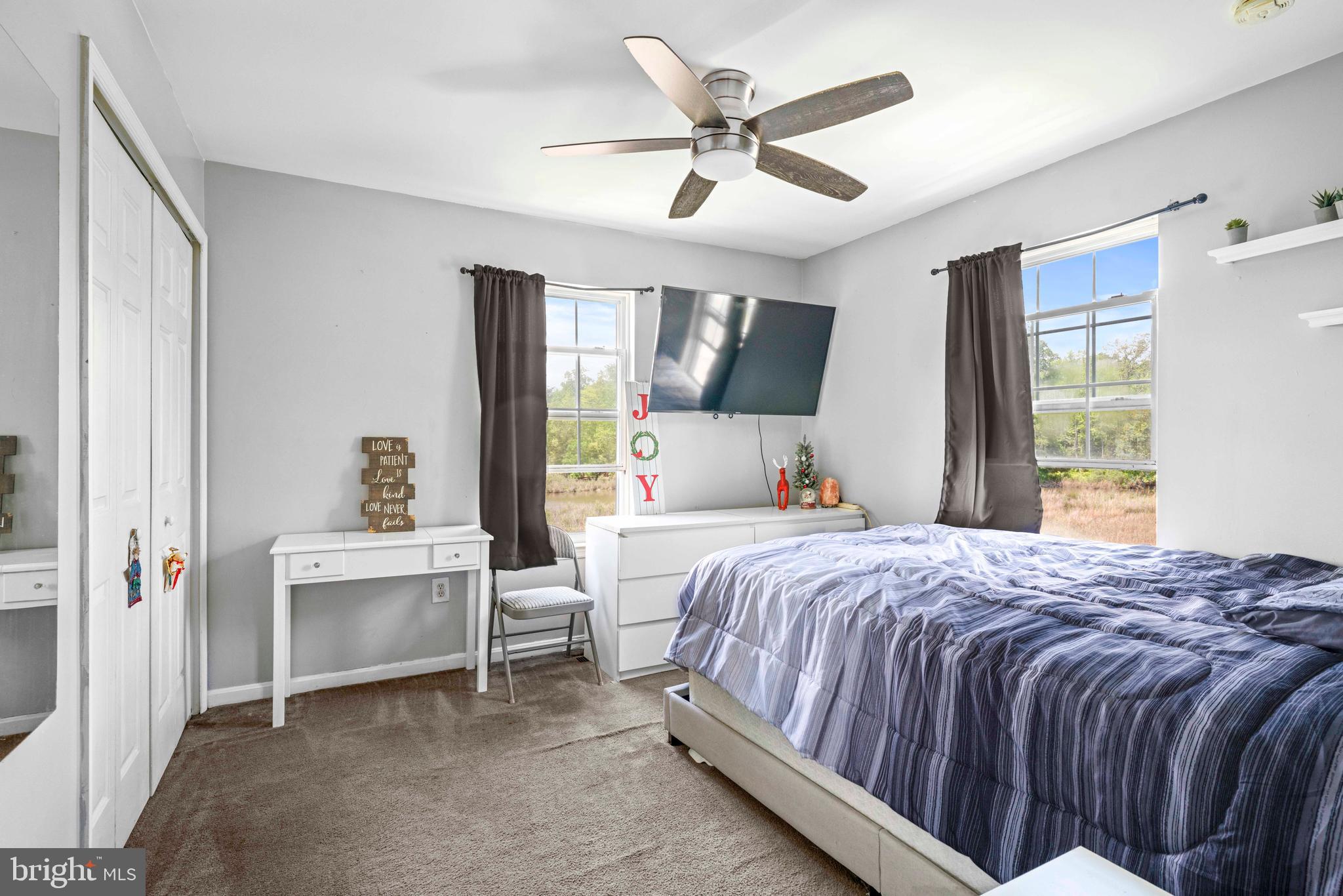 COLUMBIA BEACH - Residential