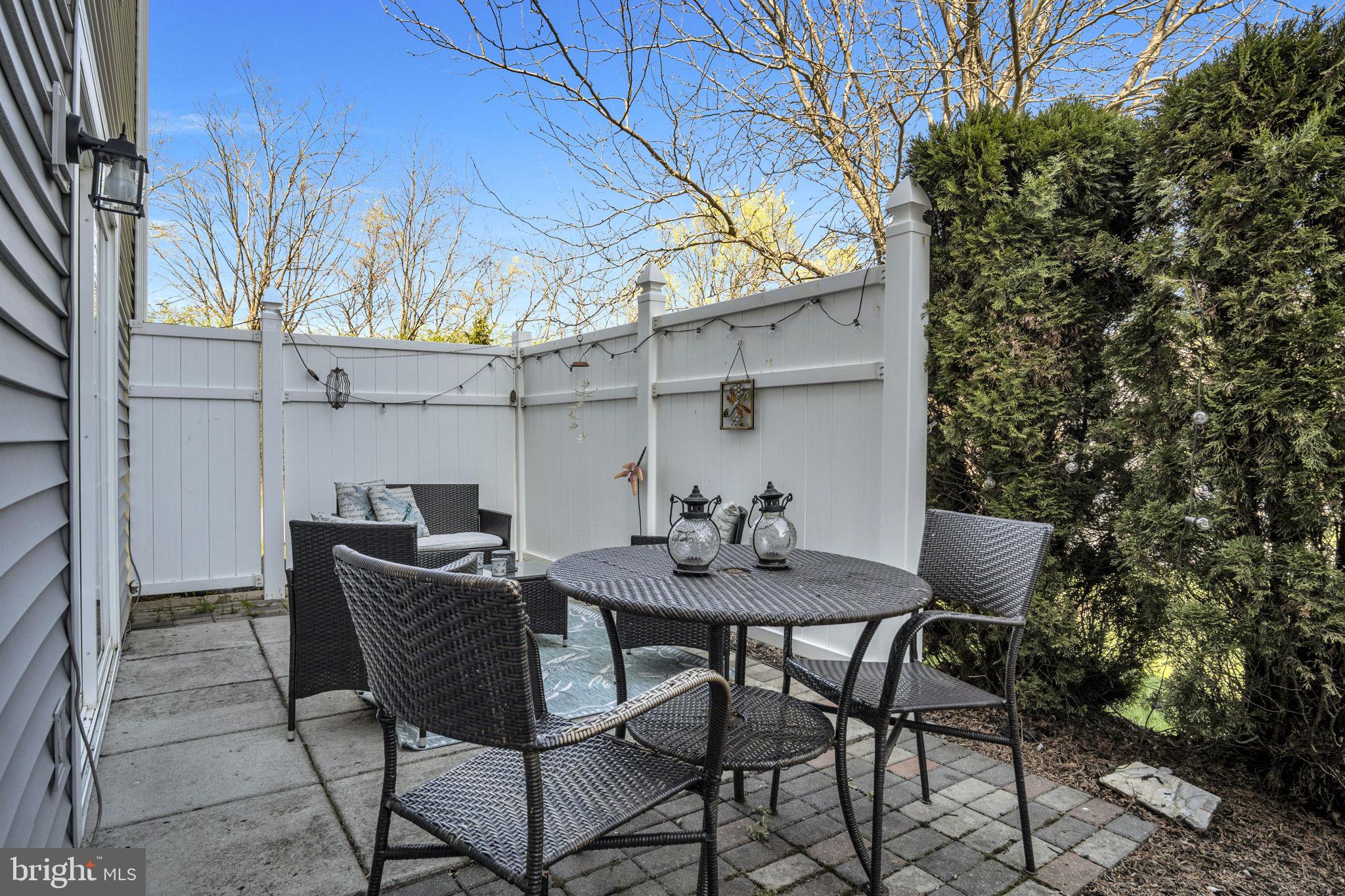 COURTYARDS - Residential