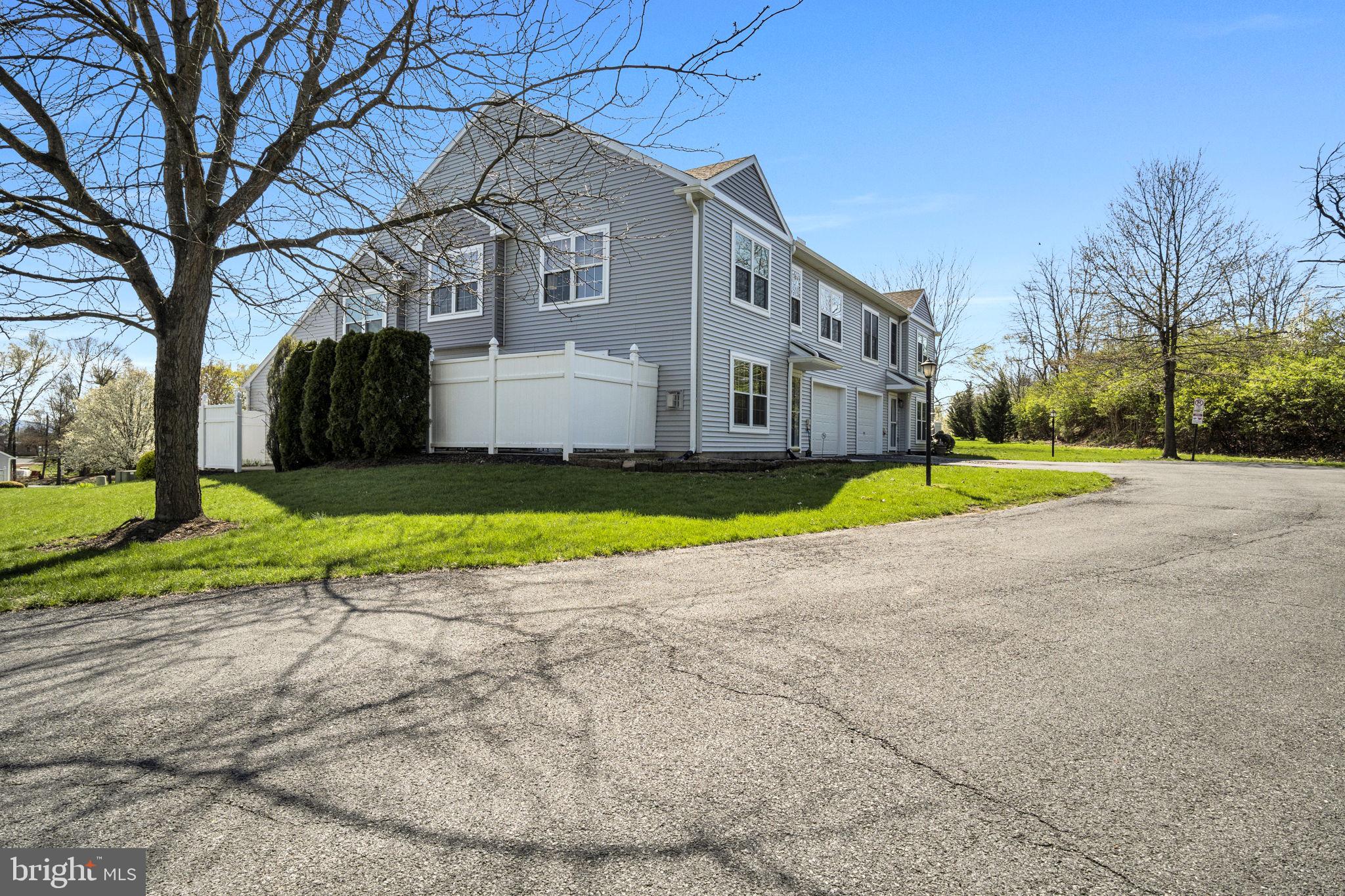 COURTYARDS - Residential