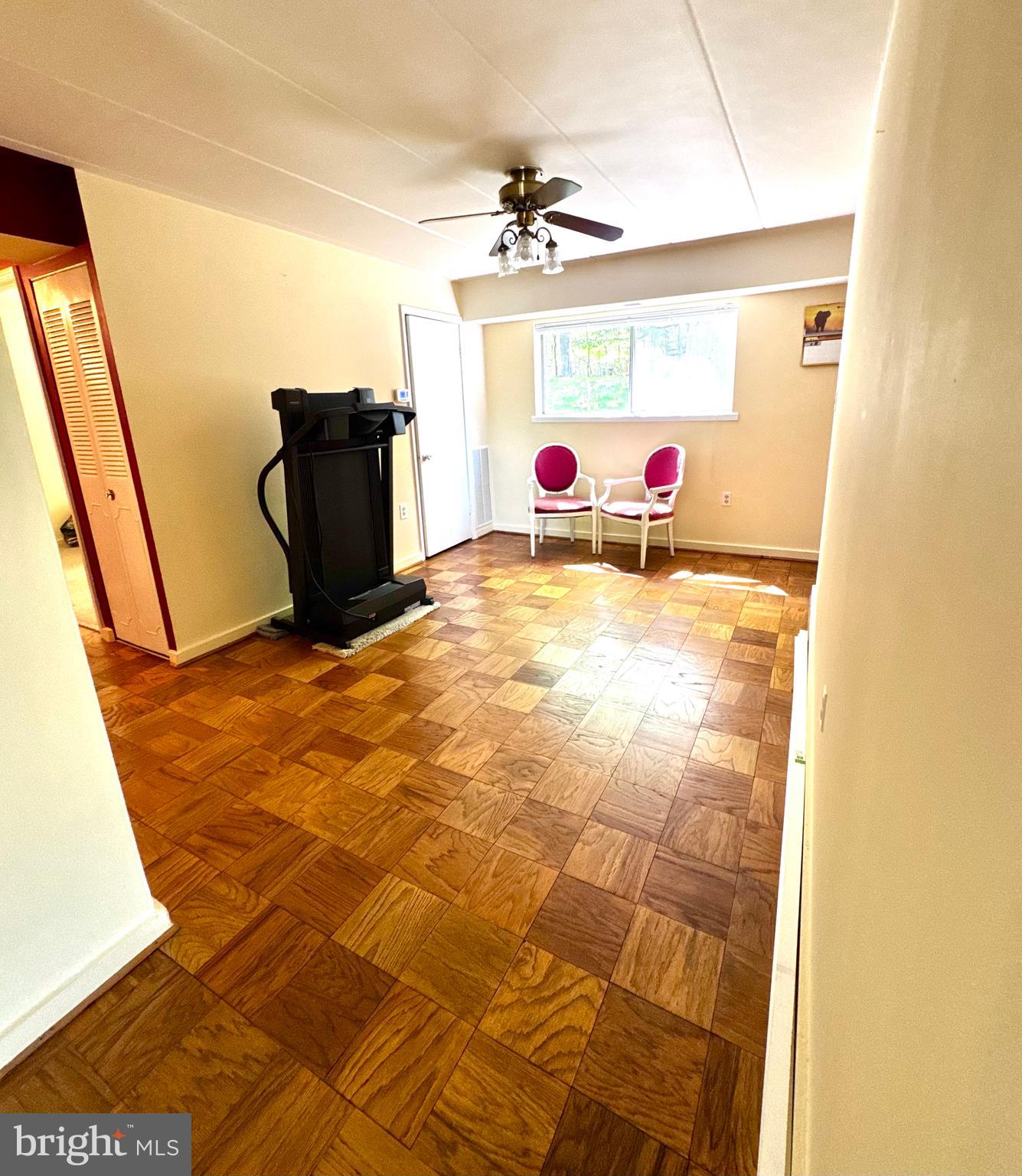 3238 HEWITT AVENUE 5-1B