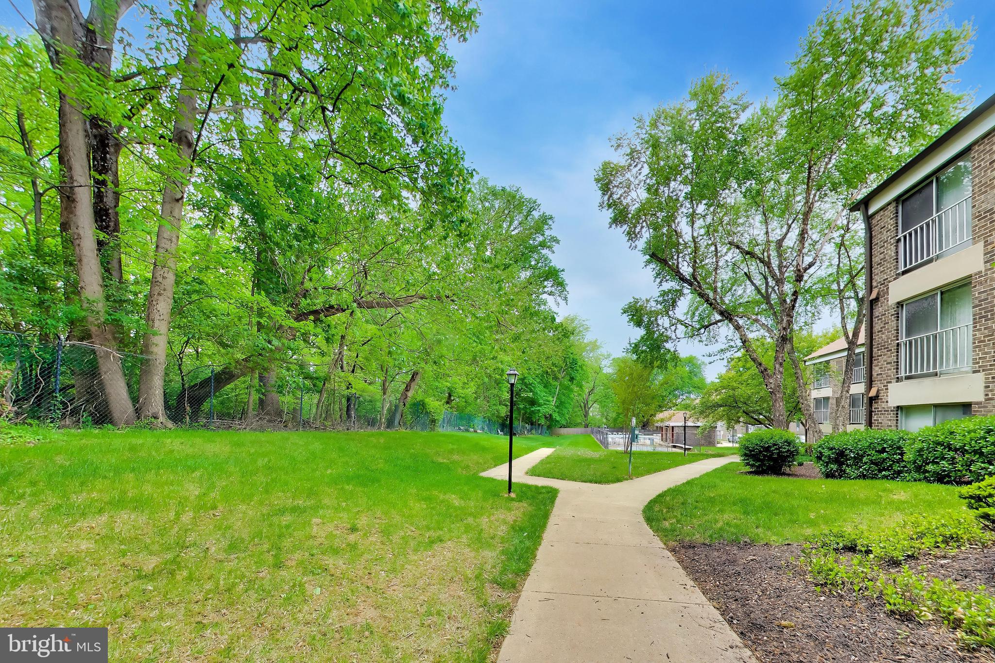 3238 HEWITT AVENUE 5-1B