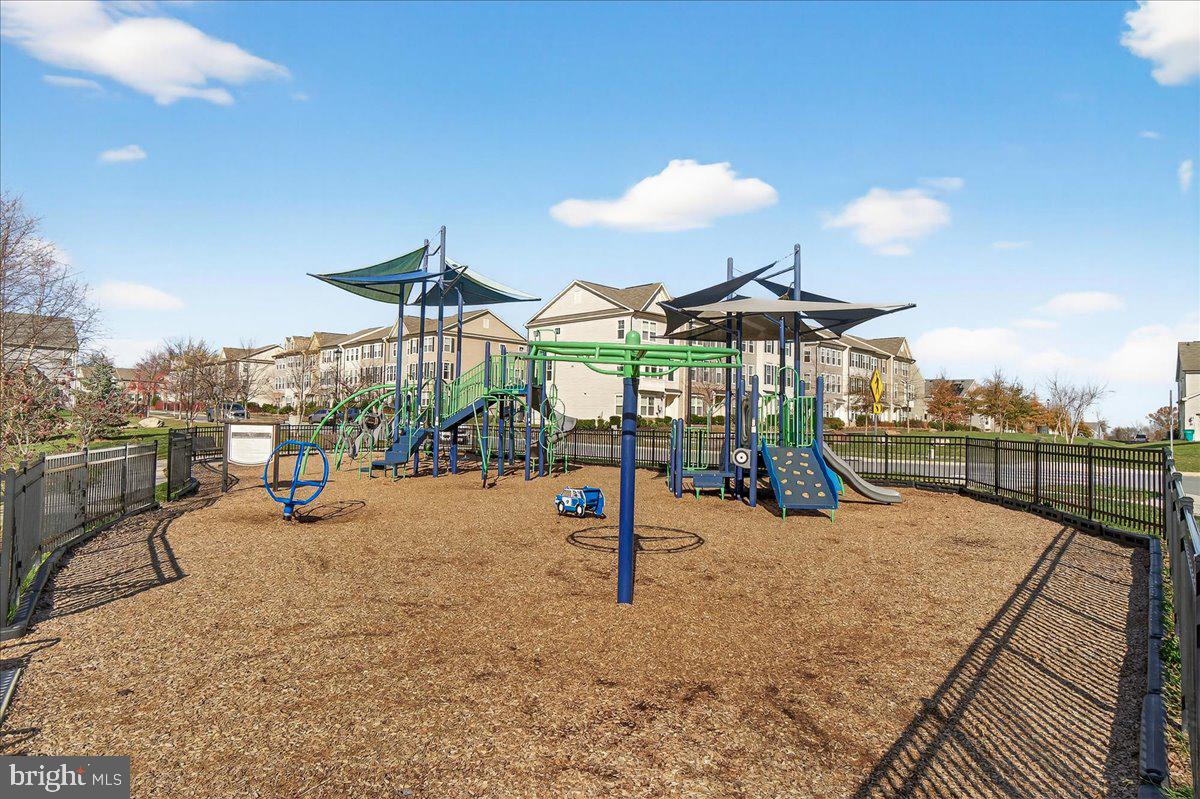 TALLYN RIDGE - Residential