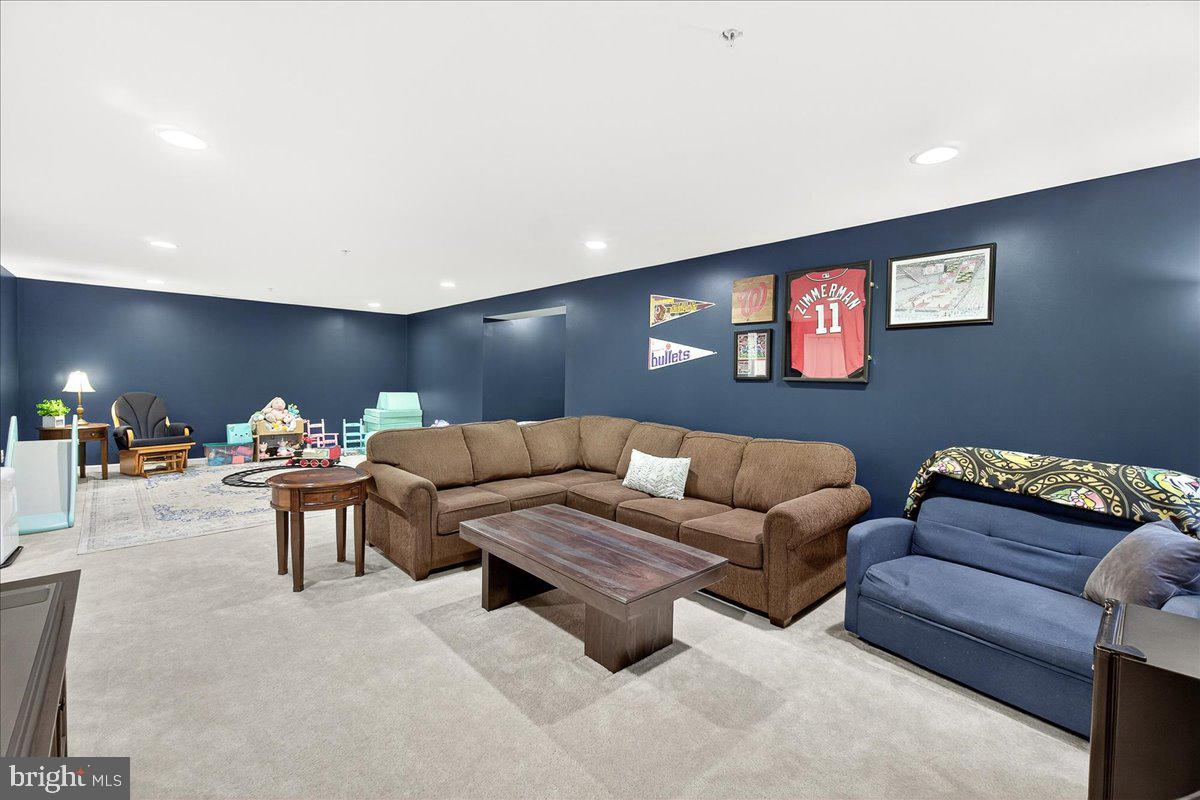 TALLYN RIDGE - Residential