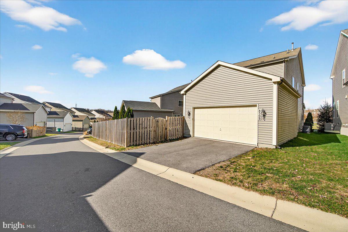 TALLYN RIDGE - Residential