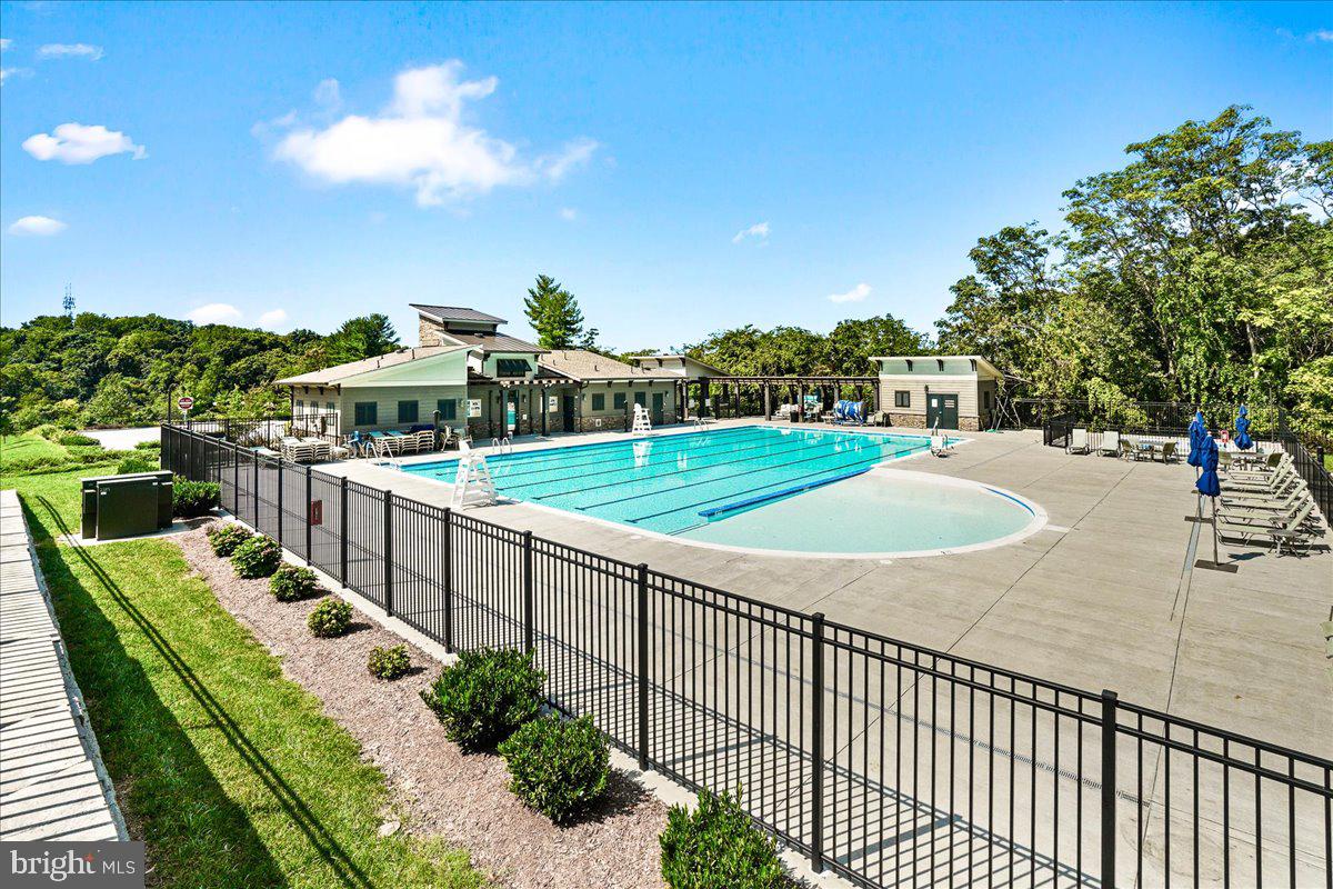 TALLYN RIDGE - Residential