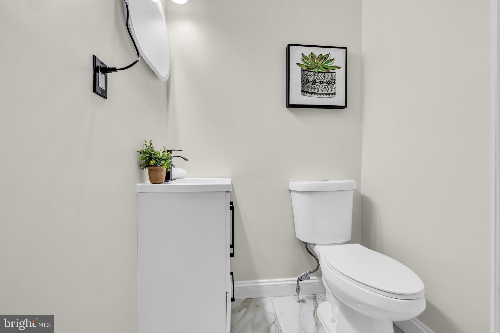 HOLLINS MARKET - Residential