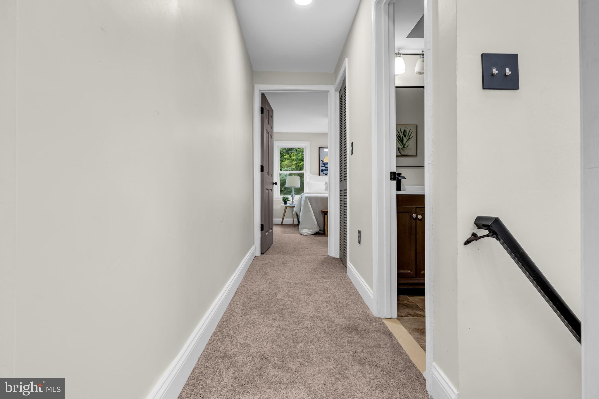 HOLLINS MARKET - Residential