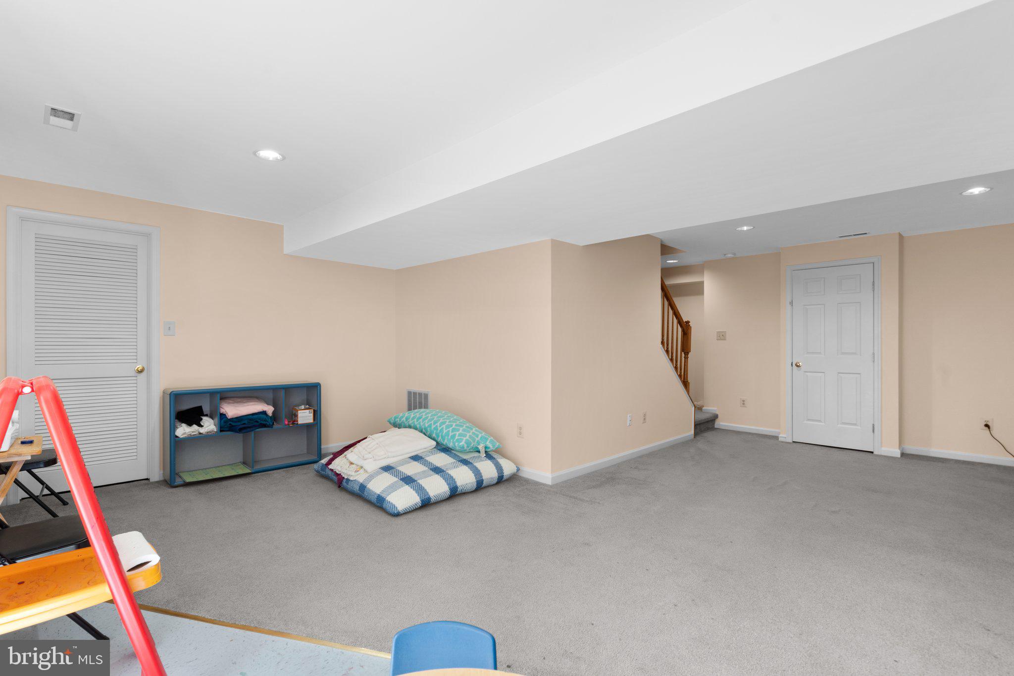 JAMES CREEK - Residential