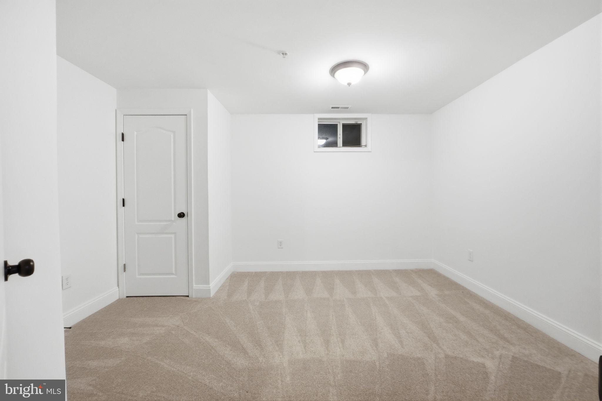 POPLAR HILL WOODS - Residential