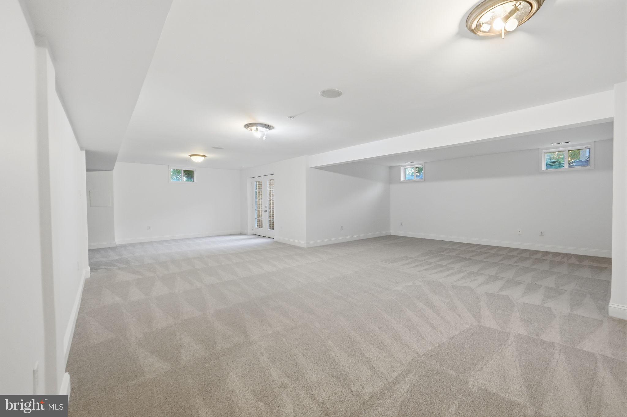 POPLAR HILL WOODS - Residential