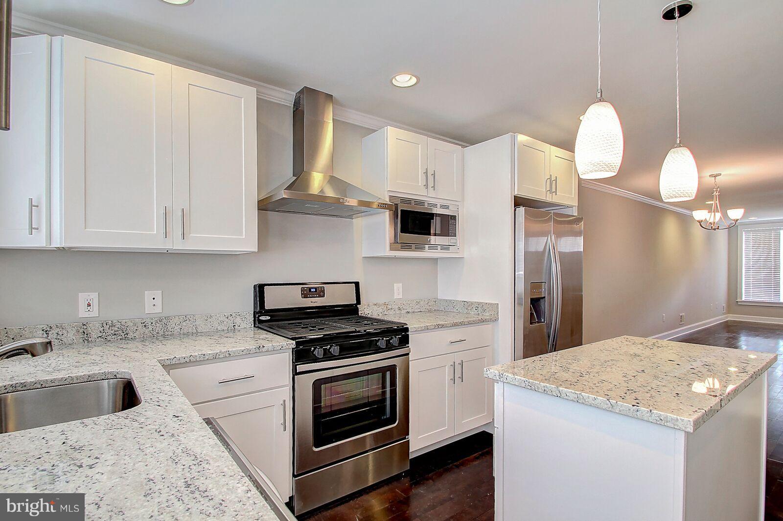 HIGHLANDTOWN - Residential