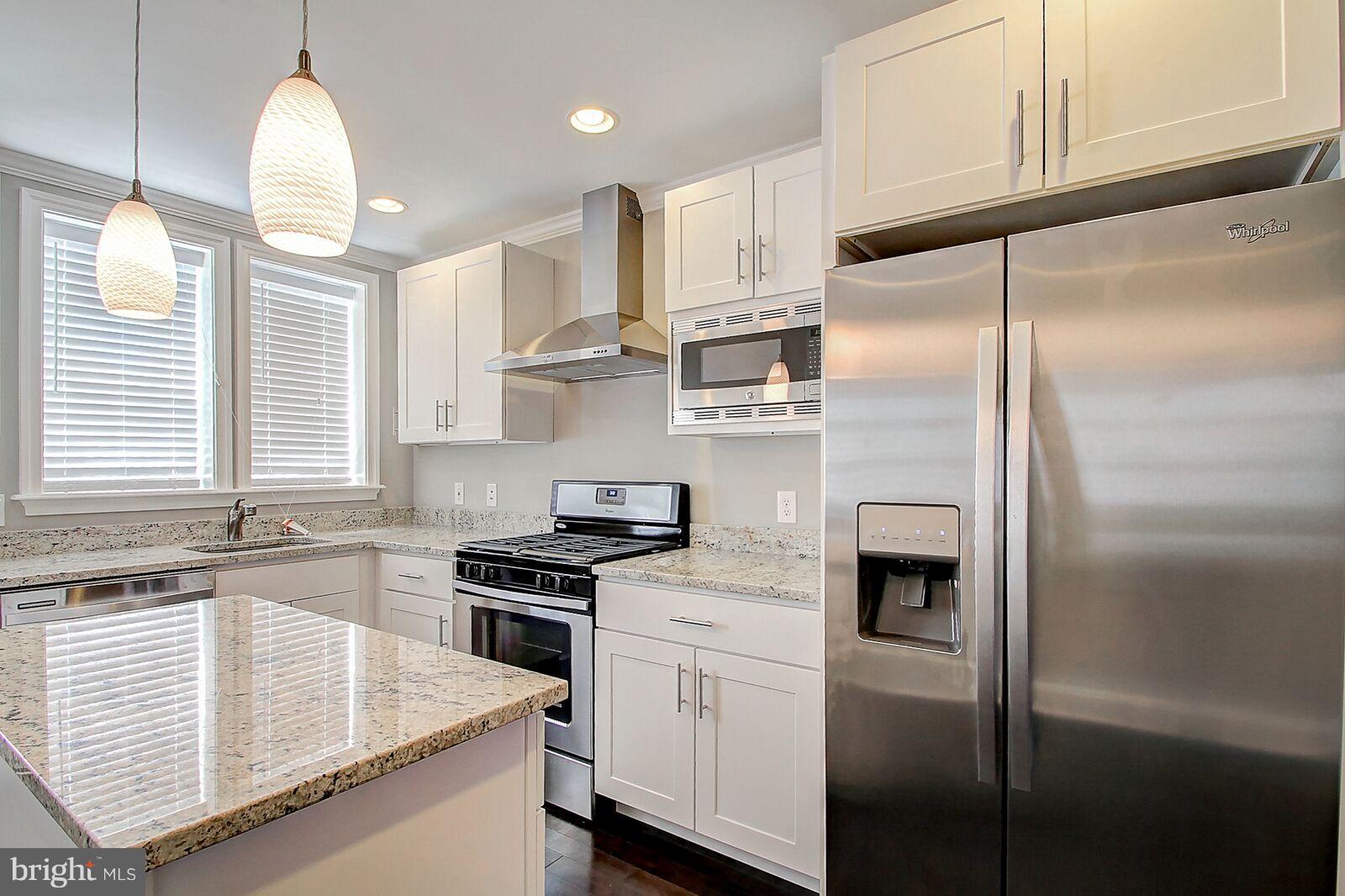 HIGHLANDTOWN - Residential