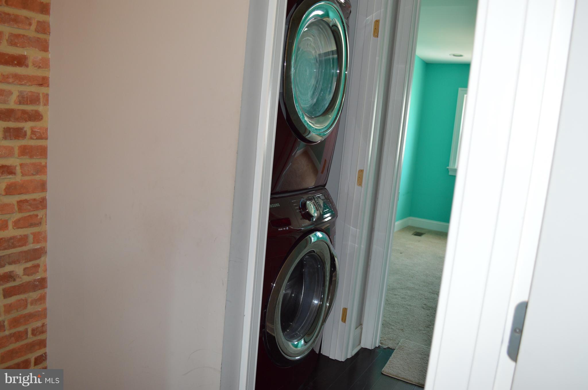 HIGHLANDTOWN - Residential