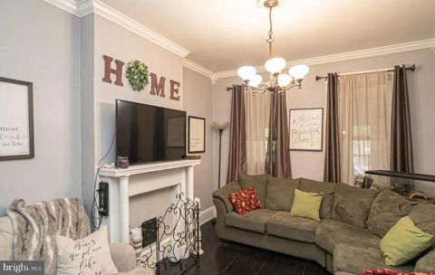 Townhouse For Sale - 440 Centre Street<br/> TRENTON, NJ 08611