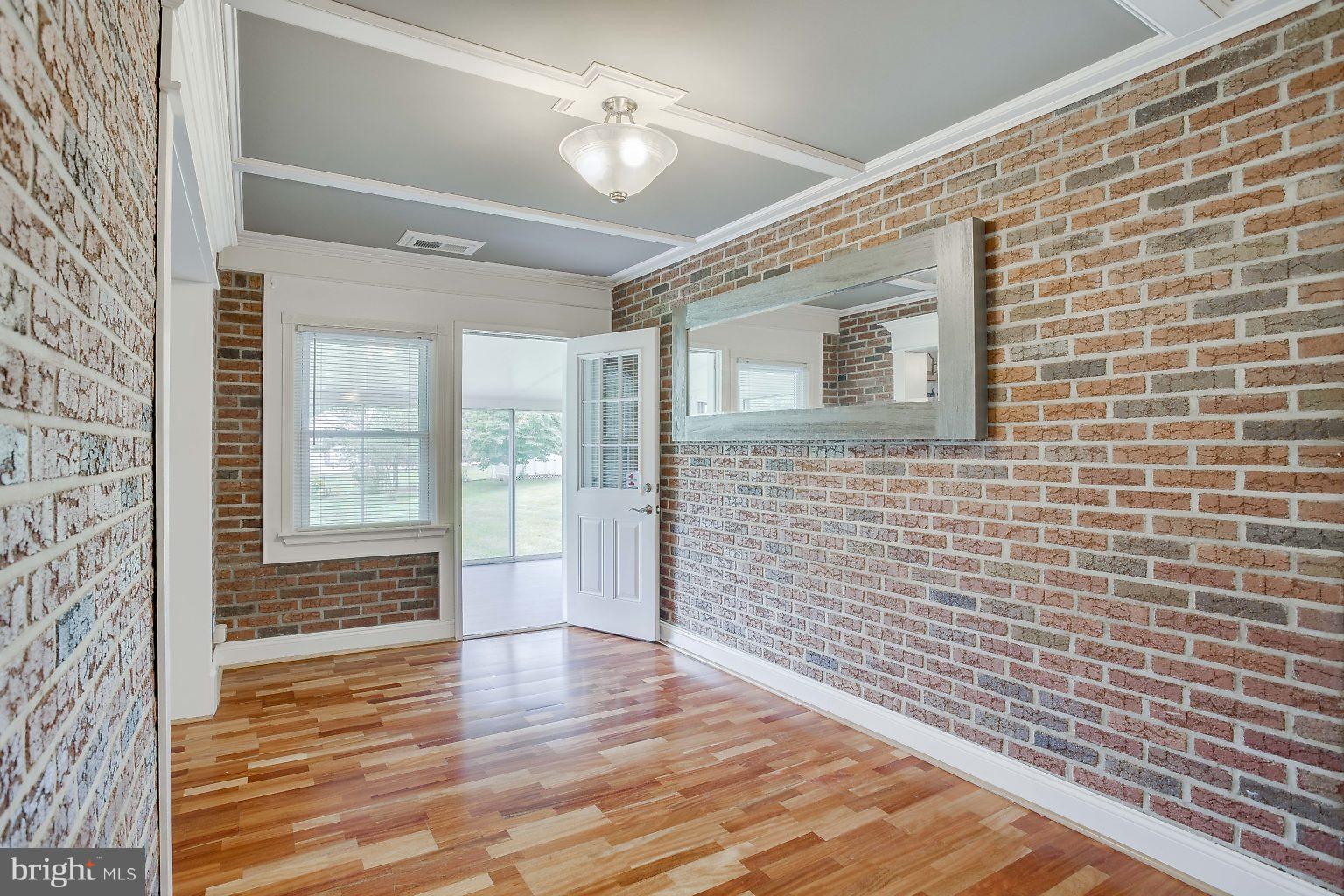 MELODY SPRING FARM - Residential