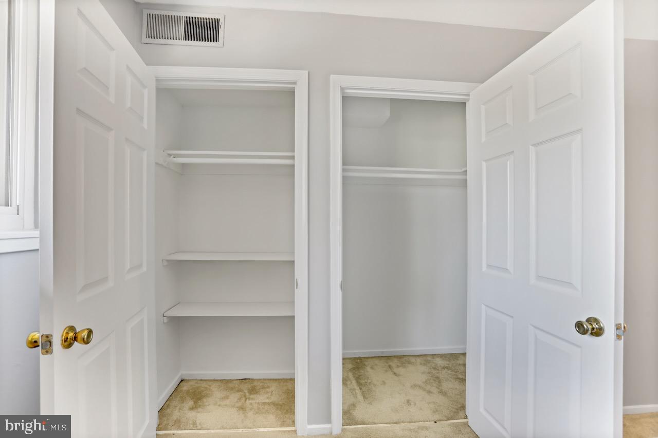 TIMBERLANE VILLAGE GARDEN CONDOMINIUMS - Residential Lease