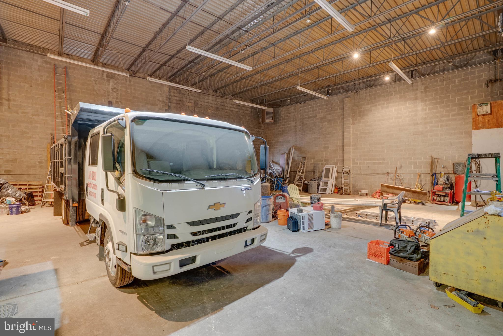 FORGOTTEN BOTTOM - Commercial Lease