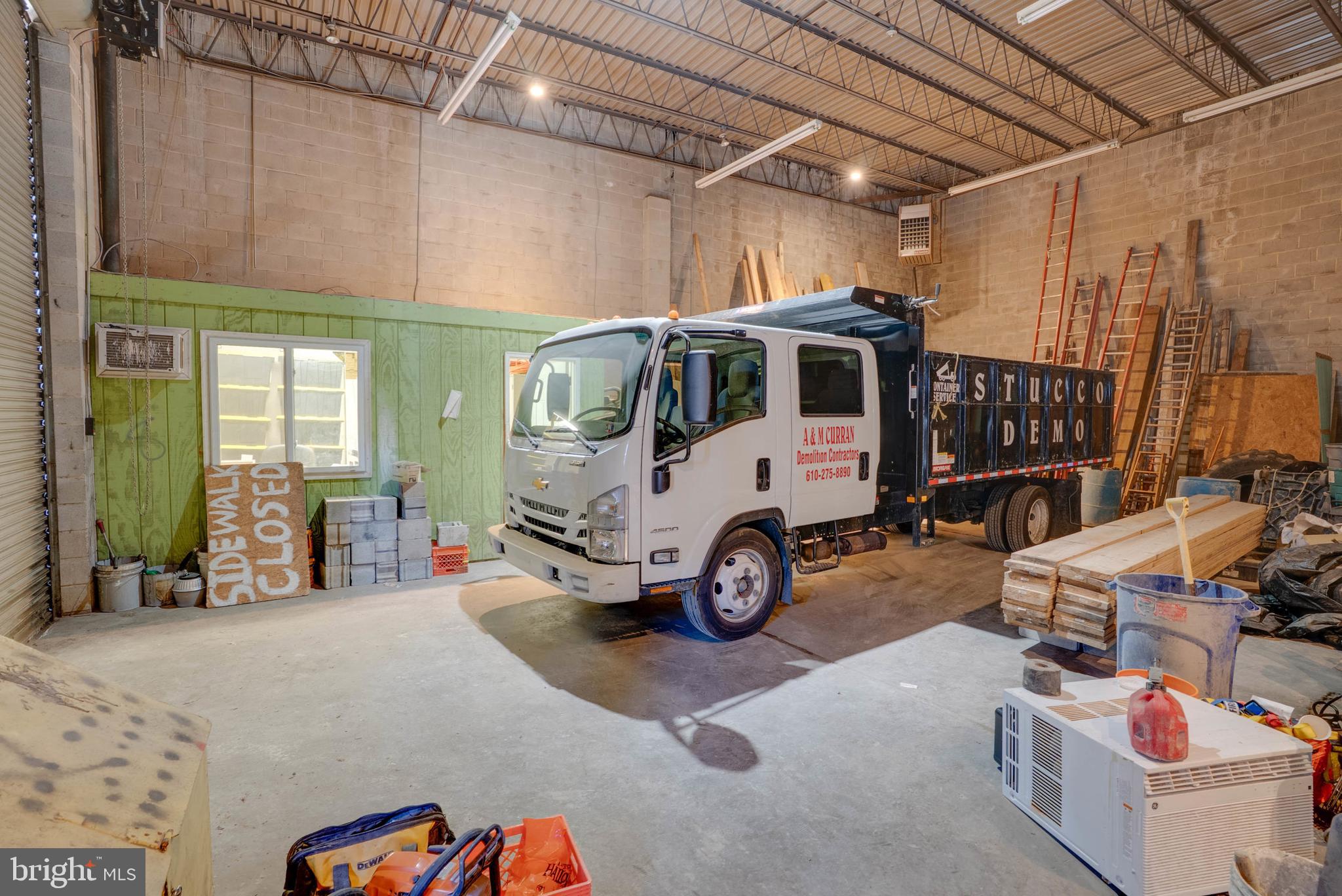 FORGOTTEN BOTTOM - Commercial Lease