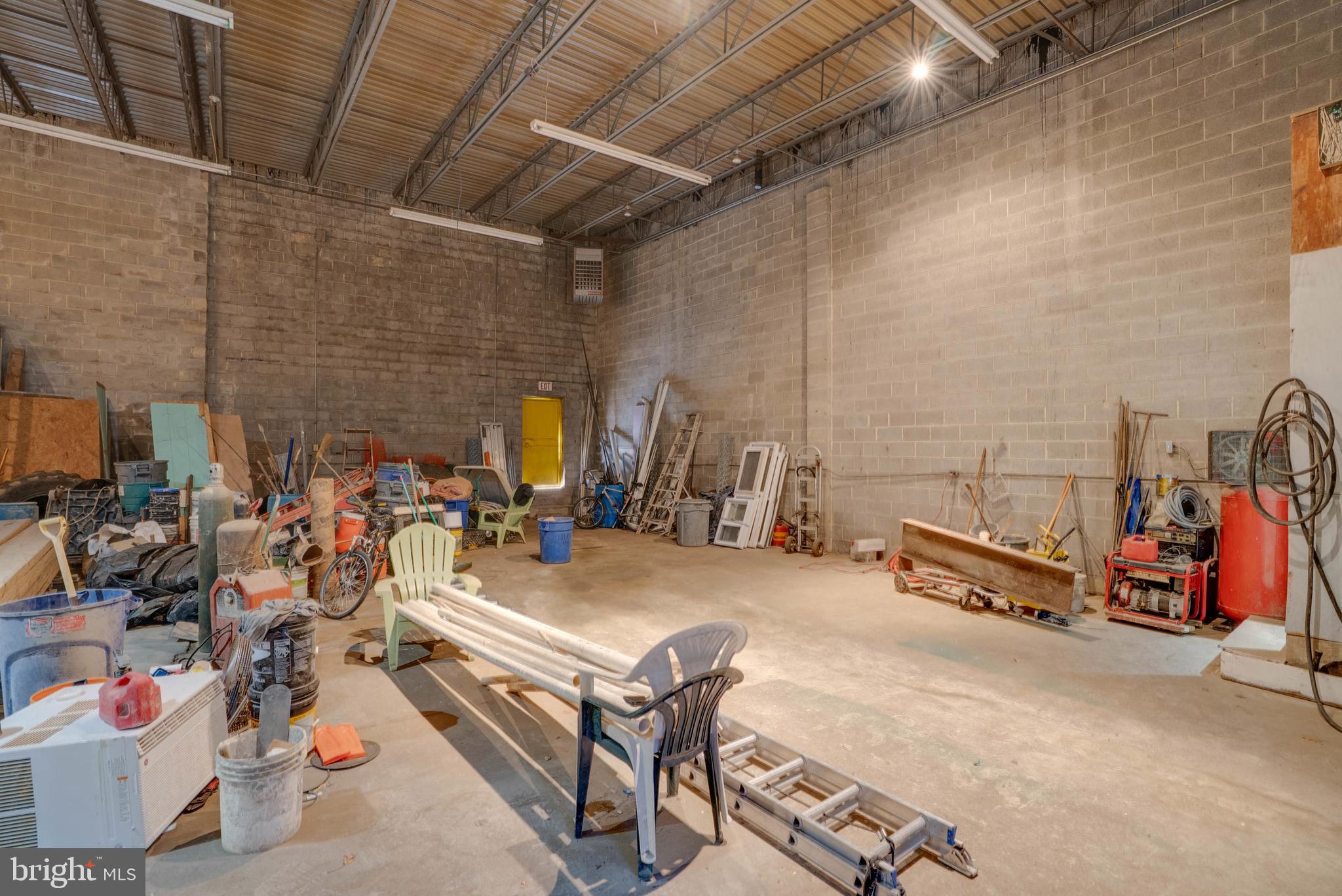 FORGOTTEN BOTTOM - Commercial Lease