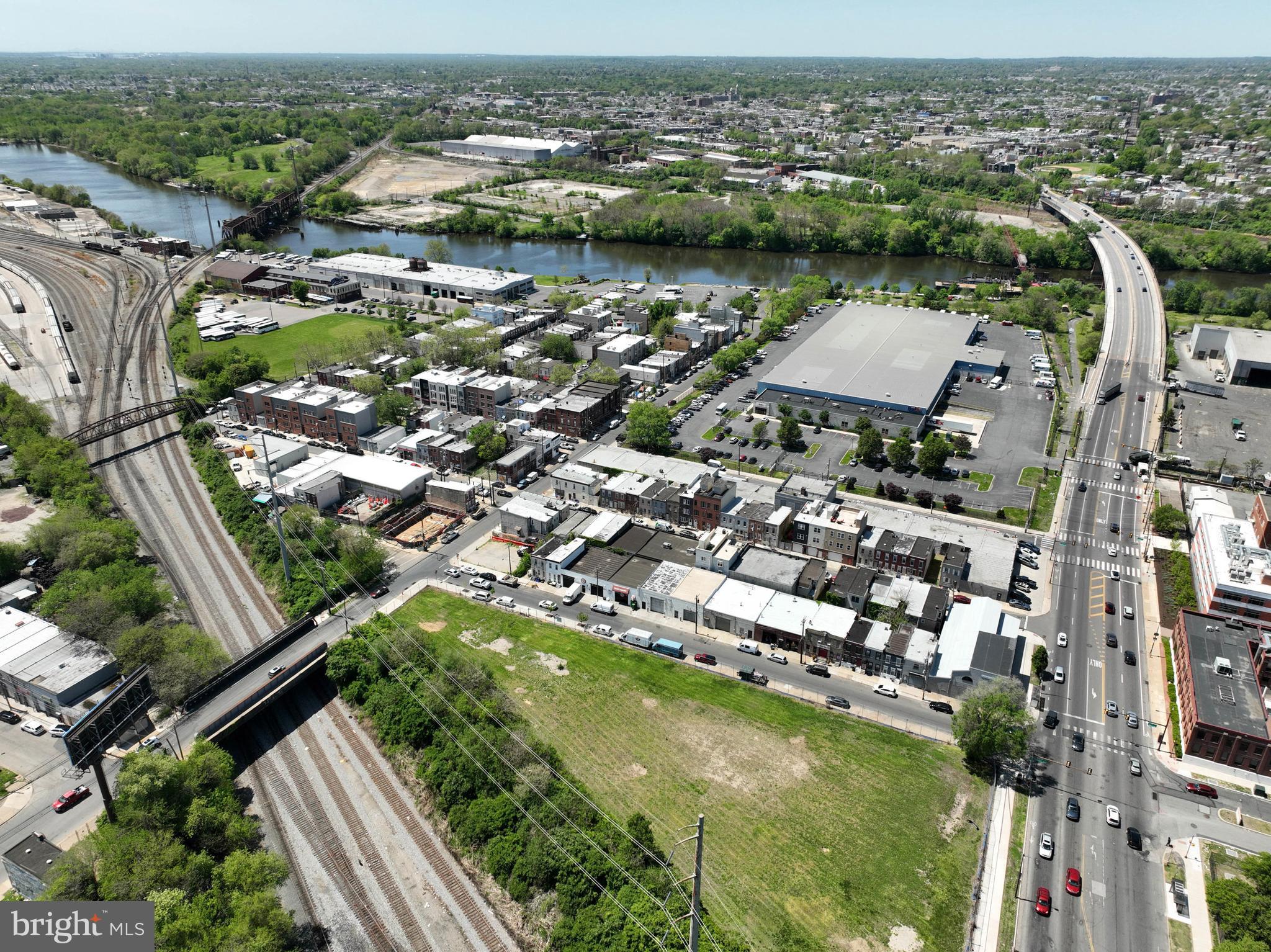 FORGOTTEN BOTTOM - Commercial Lease