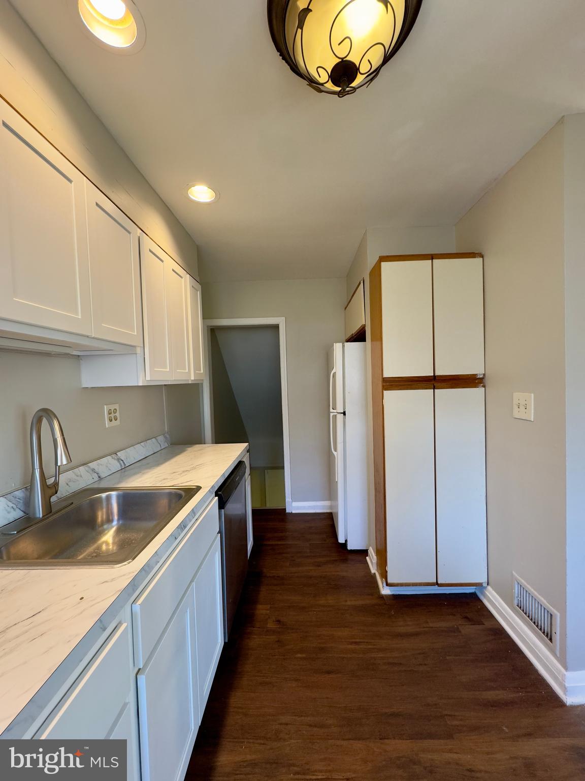 CANTONSVILLE - Residential Lease