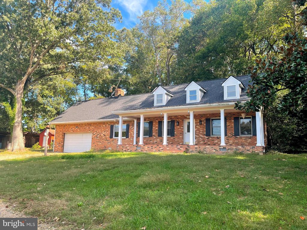 Photo of 10960 Earnshaw Lane, LA PLATA, MD 20646 (MLS # MDCH2048572)