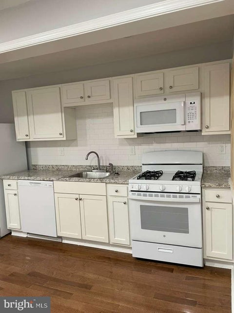 Townhouse For Rent - 3606 Manchester Avenue<br/> Baltimore City County, BALTIMORE, MD 21215