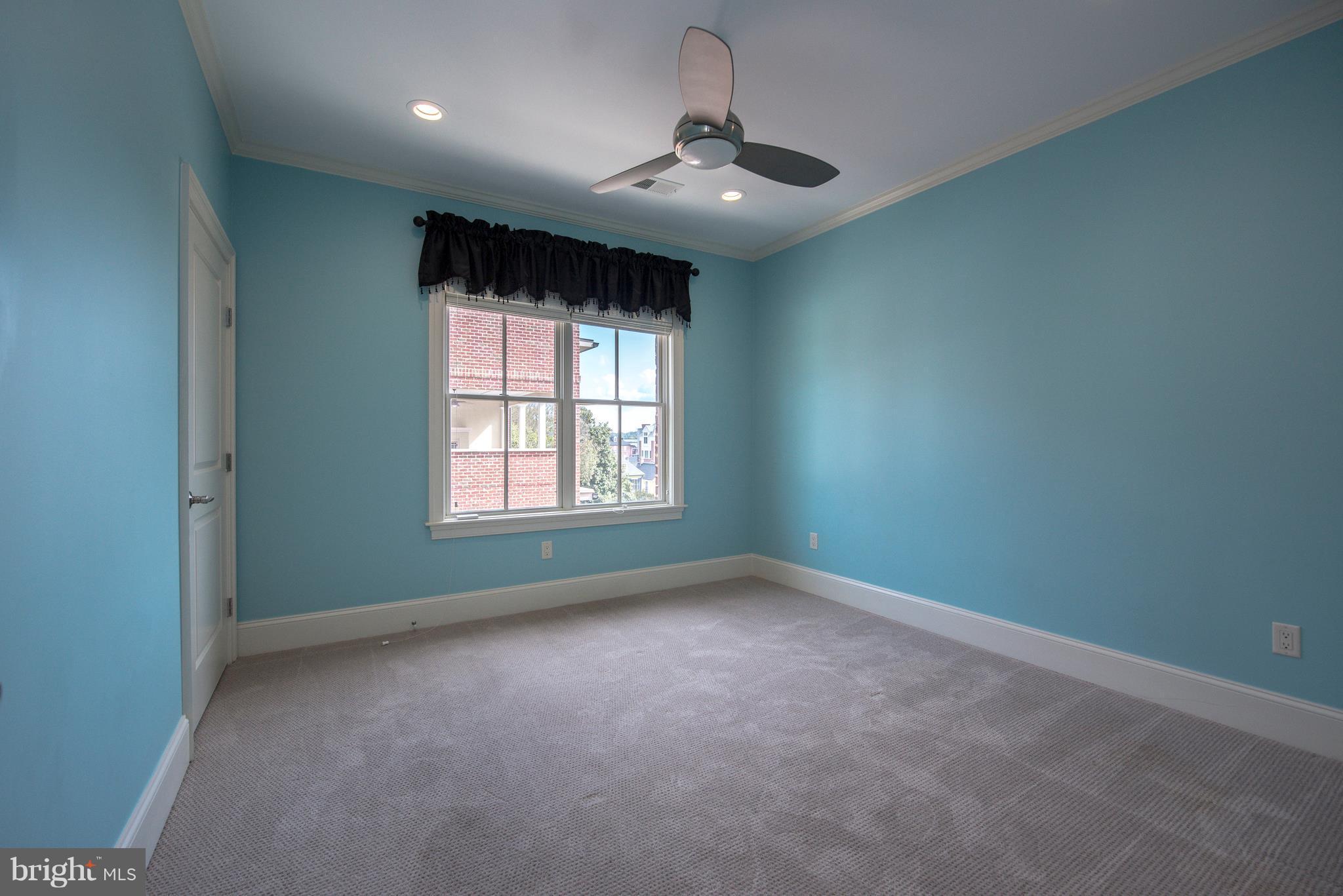 AMELIA SQUARE - Residential