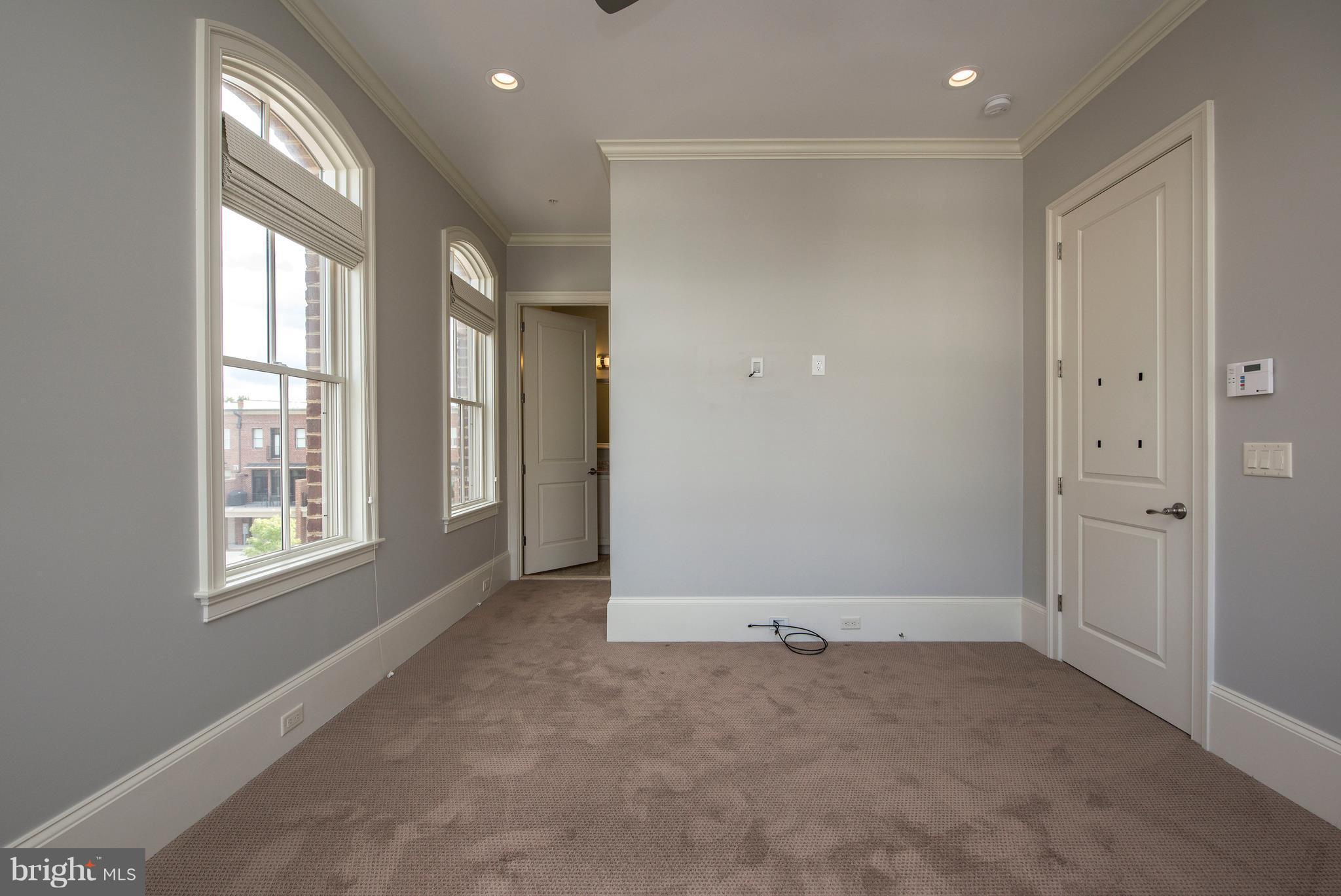 AMELIA SQUARE - Residential