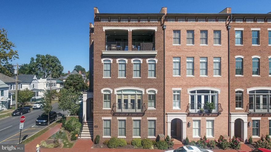 Gorgeous upscale corner brownstone in downtown Frdrksbrg! 5 BR, 4.5 BA, over 5000sf gives you plenty of space to relax. Bright, open floor plan w/ 3 fireplaces, wood floors, granite countertops & upgraded master closet will make you feel right at home. Stunning 4th-floor terrace, private courtyard, large balcony off the dining room are an entertainers dream. Storage & 3 Car Garage. This is Home!