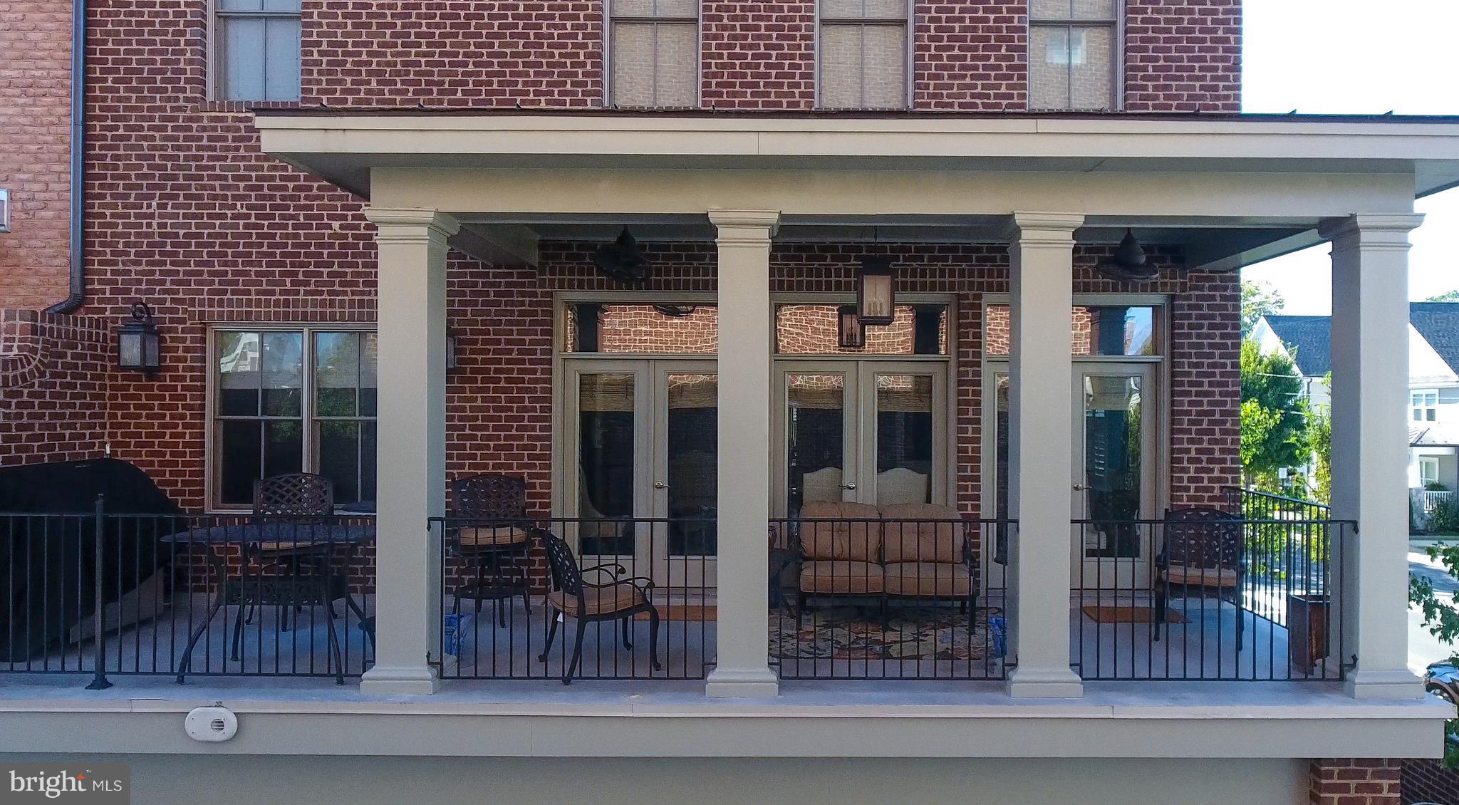 AMELIA SQUARE - Residential