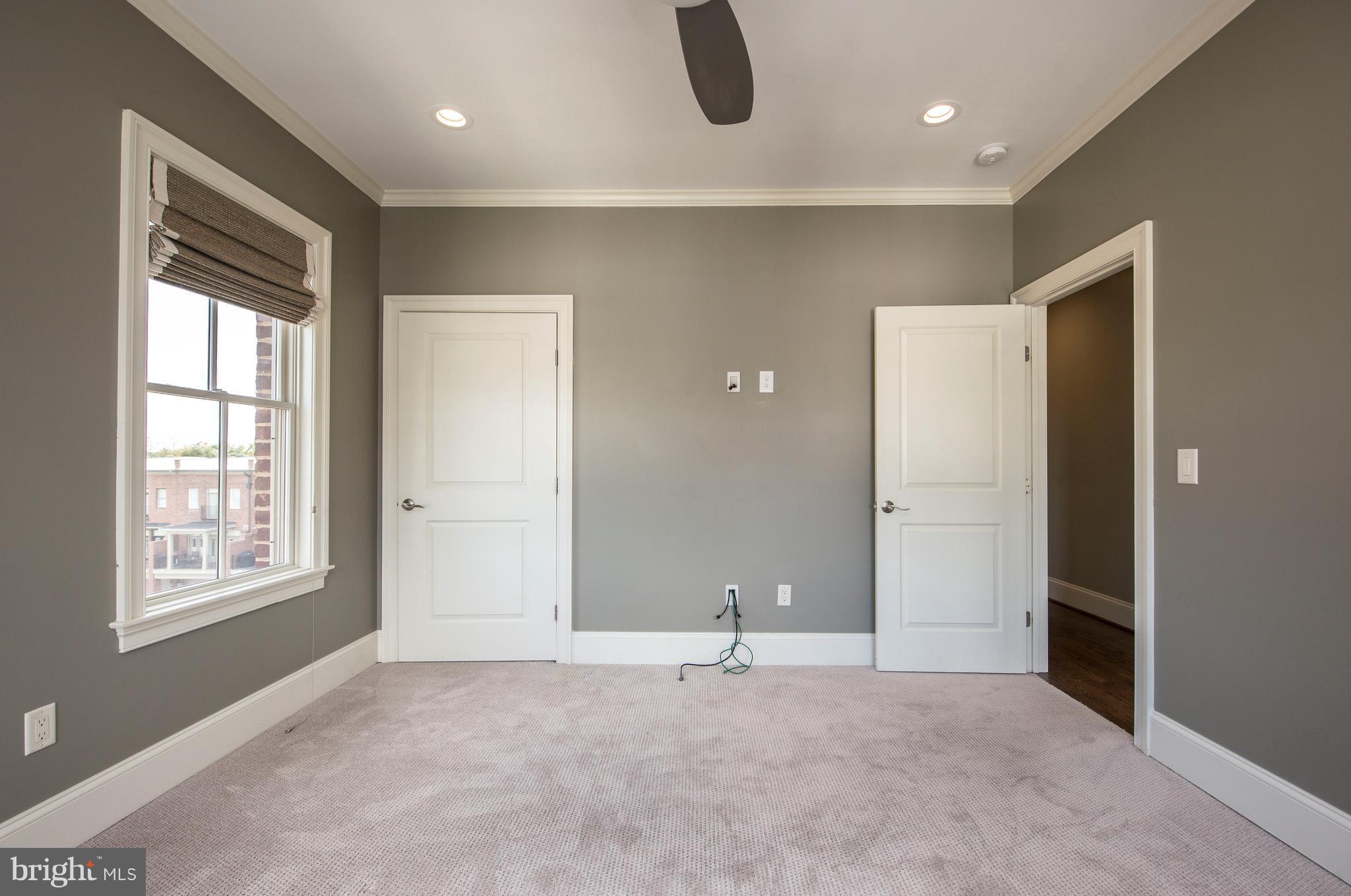 AMELIA SQUARE - Residential