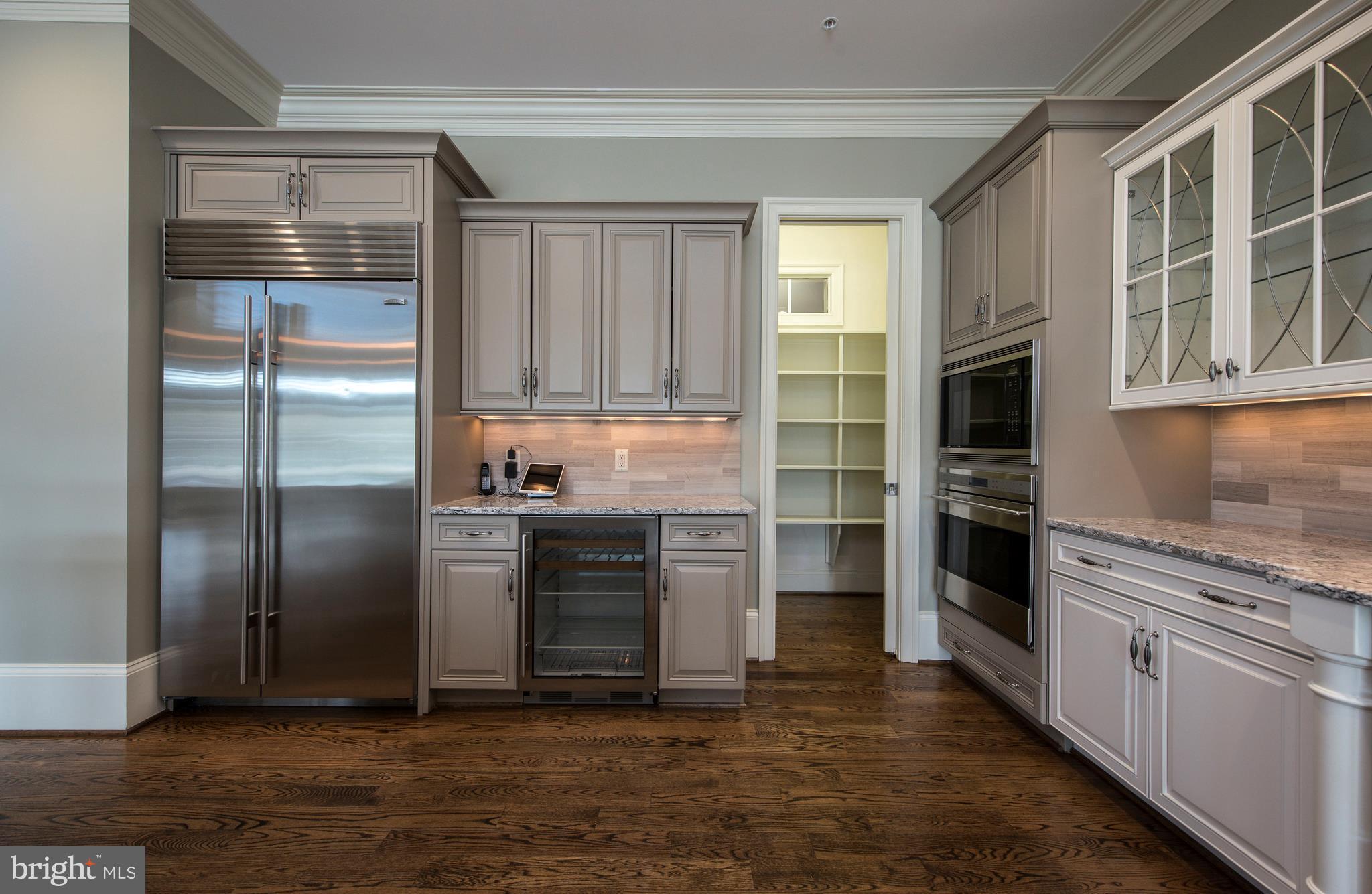 AMELIA SQUARE - Residential