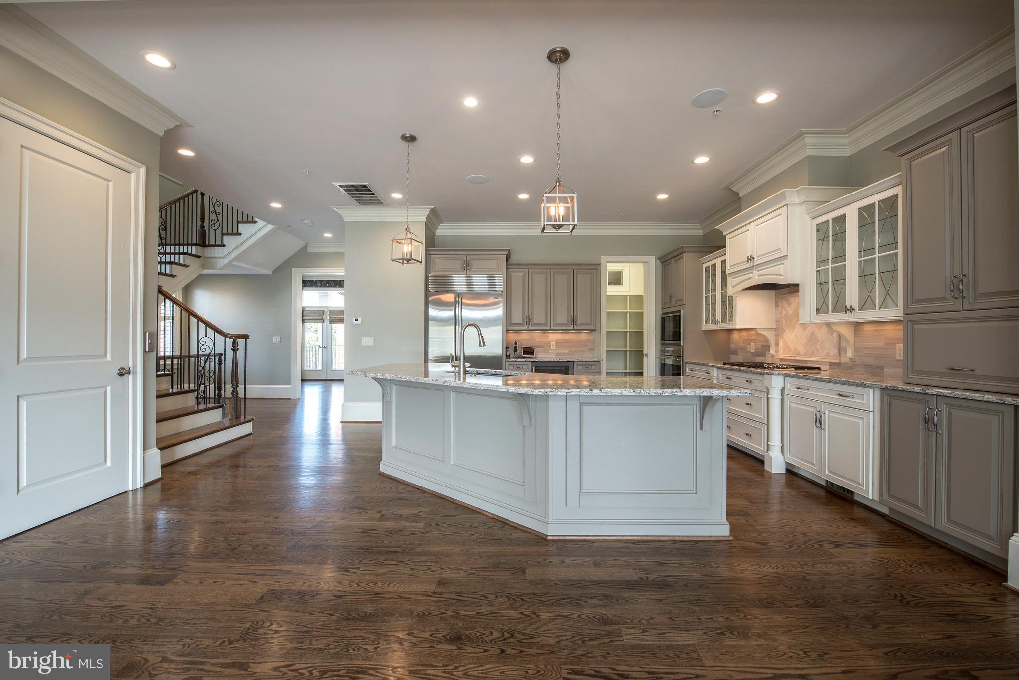 AMELIA SQUARE - Residential