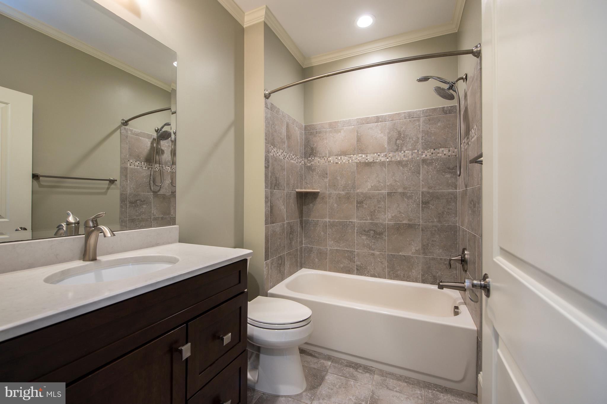 AMELIA SQUARE - Residential