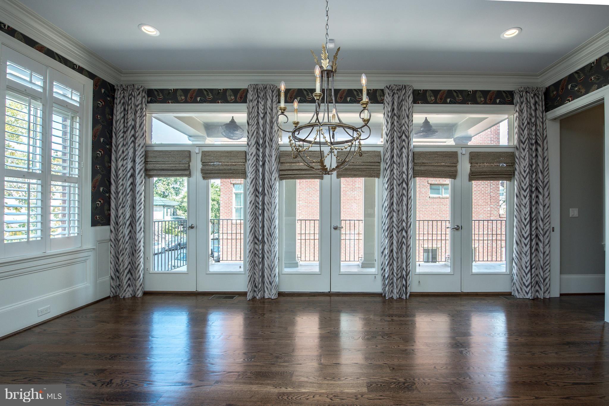 AMELIA SQUARE - Residential