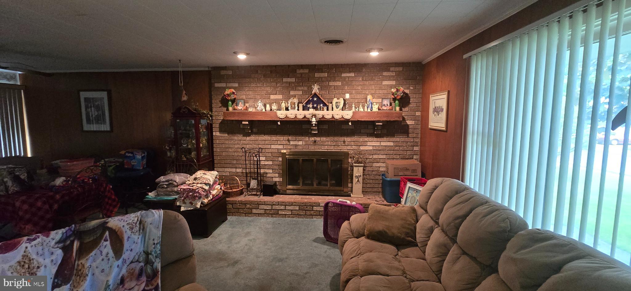 113 W MAPLE AVENUE