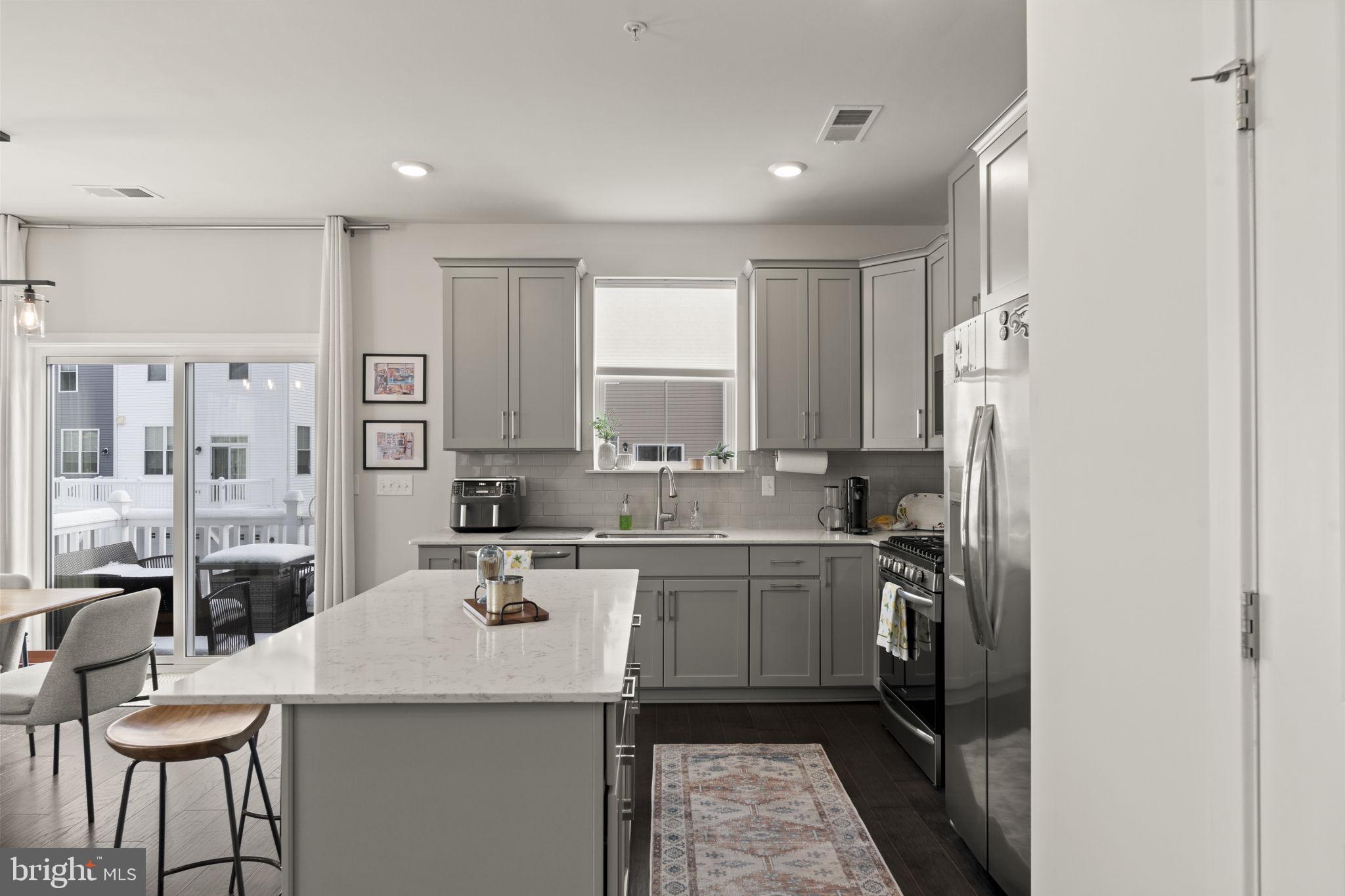 STEELPOINTE - Residential