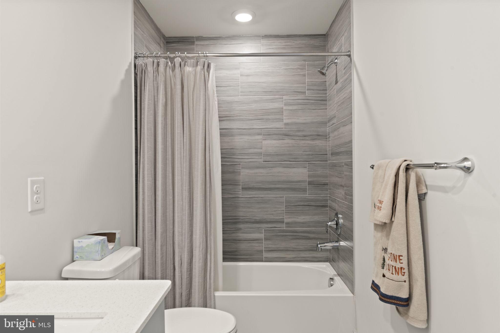 STEELPOINTE - Residential