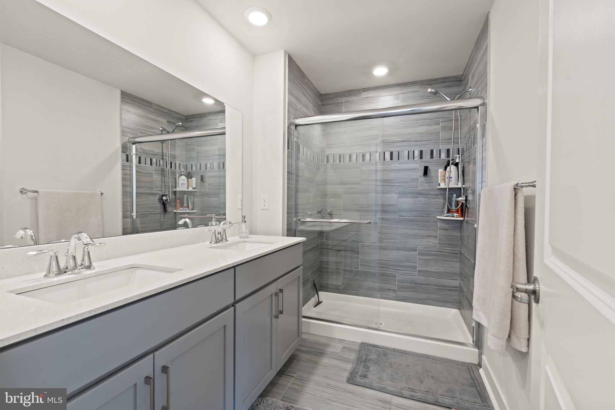 STEELPOINTE - Residential