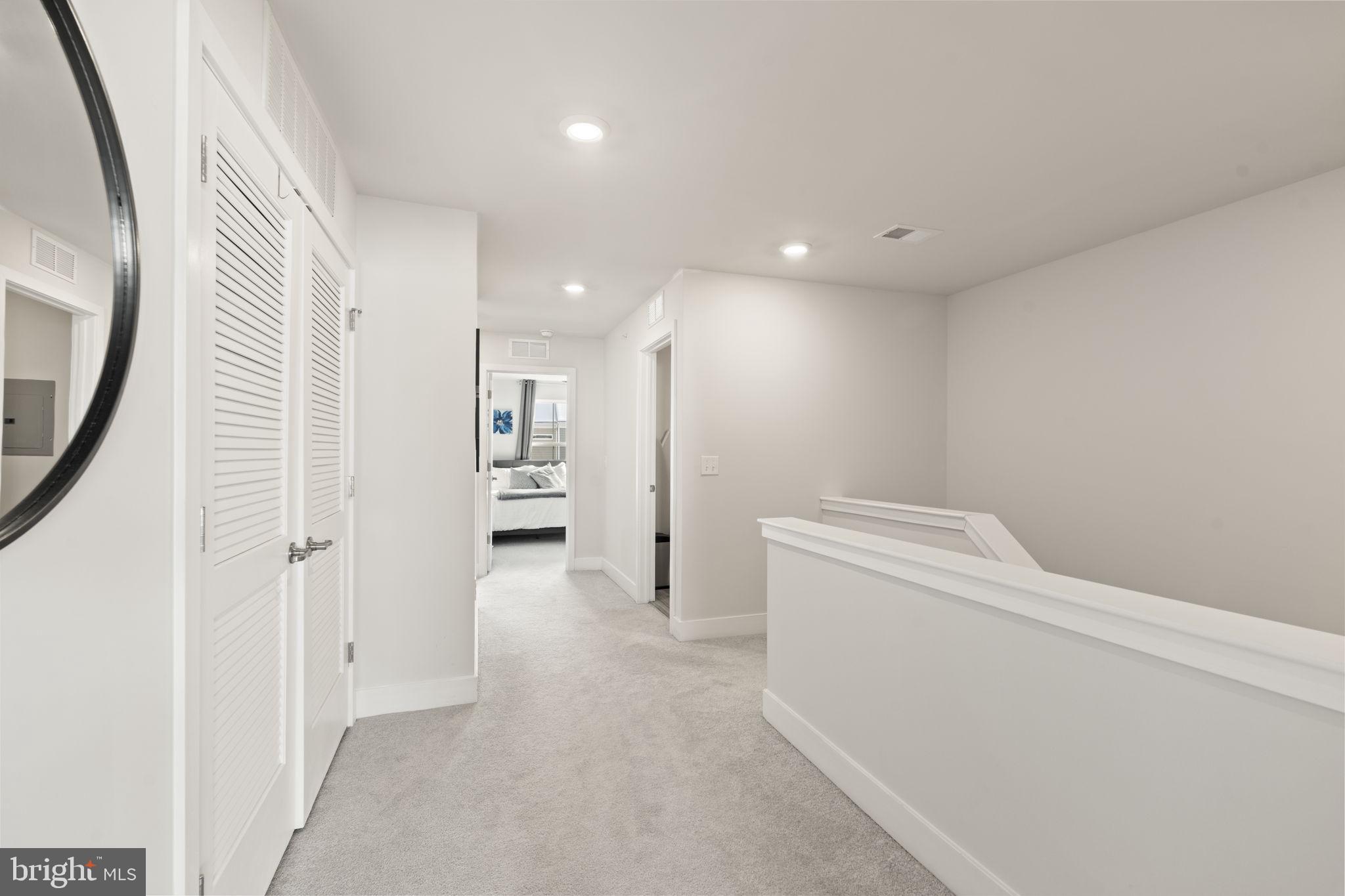 STEELPOINTE - Residential