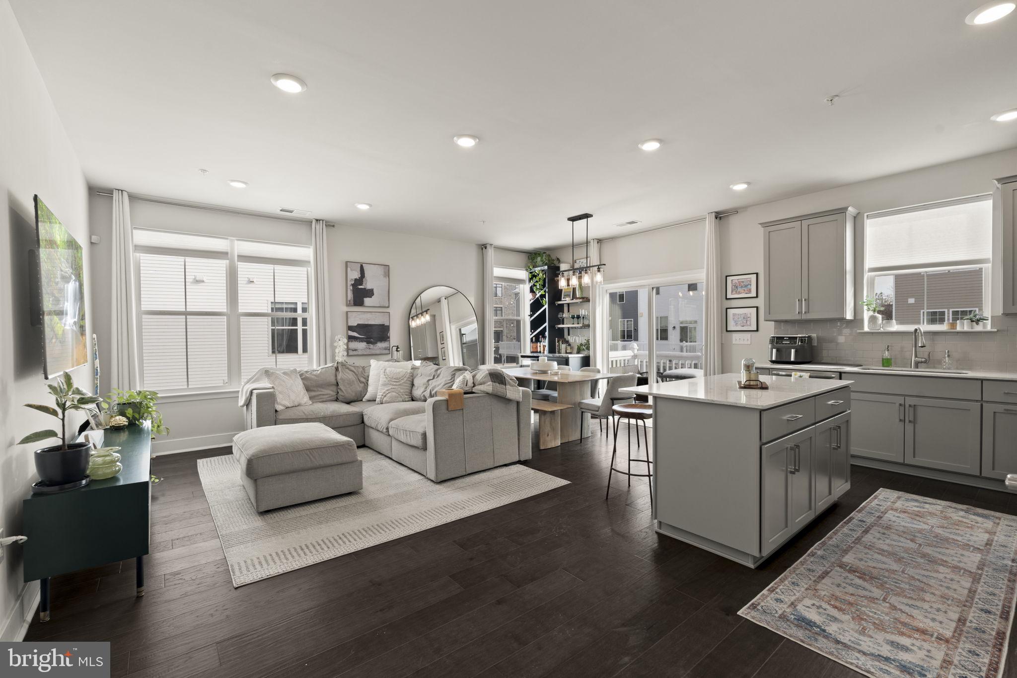 STEELPOINTE - Residential