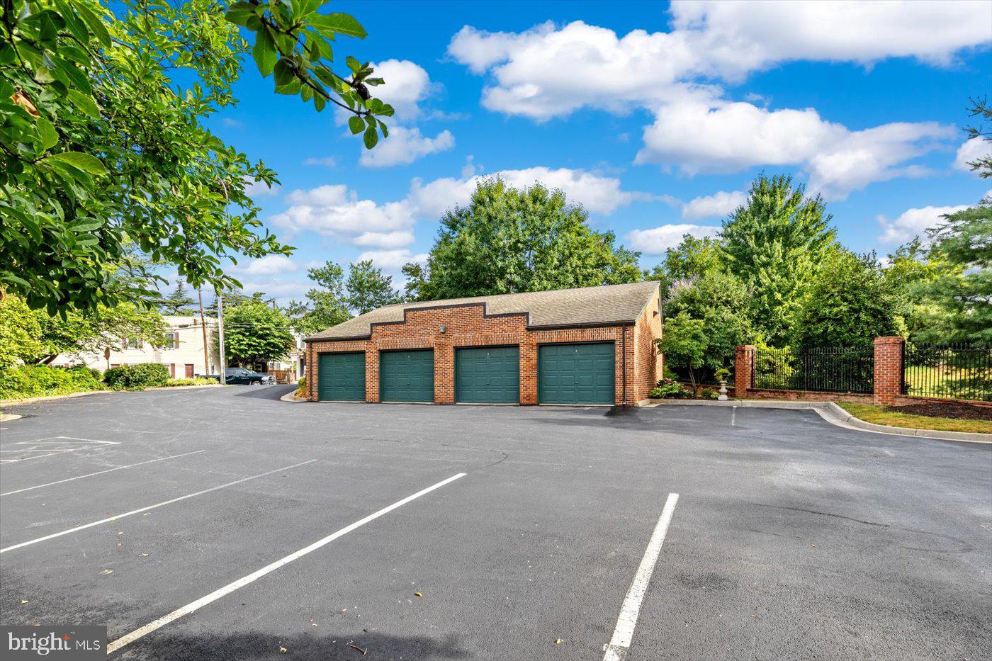 MILL RACE COMMON - Residential